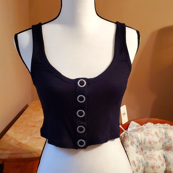 Crop top - Picture 1 of 10